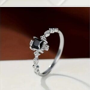 Elegant Dainty Finger Ring Inlaid Black Square Shape zirconia